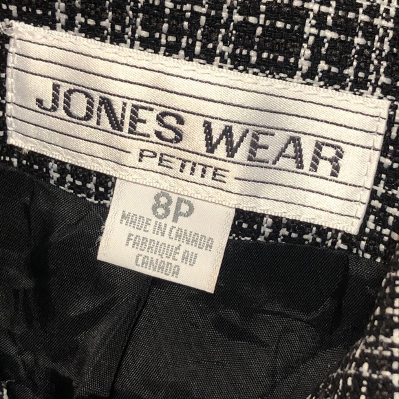 Jones Wear - Picture 3 of 4